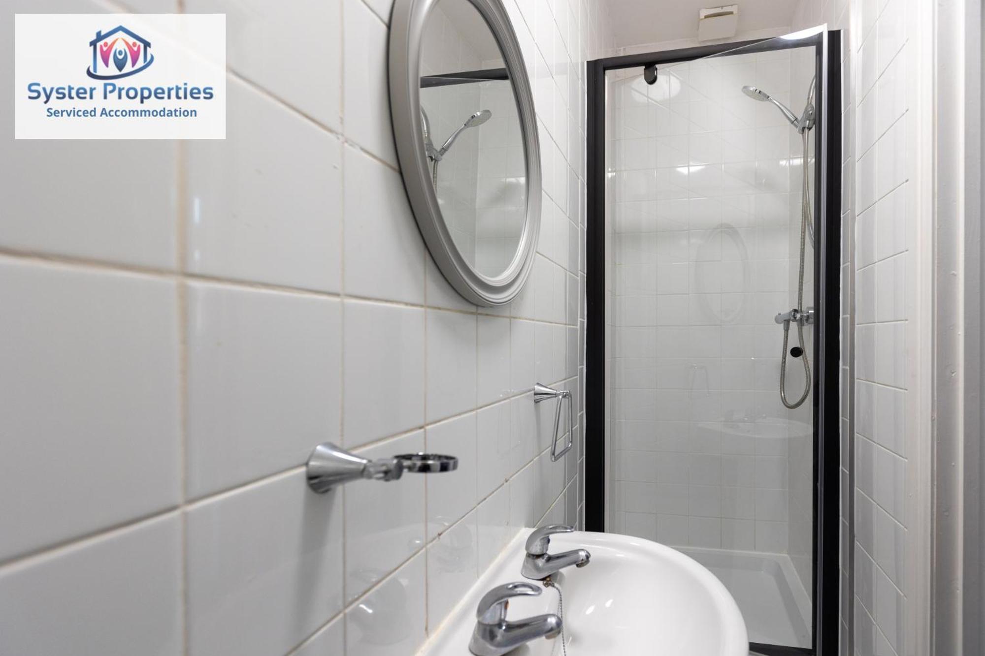 Tetuan House - Syster - Work -family - Groups Le3 * Leicester